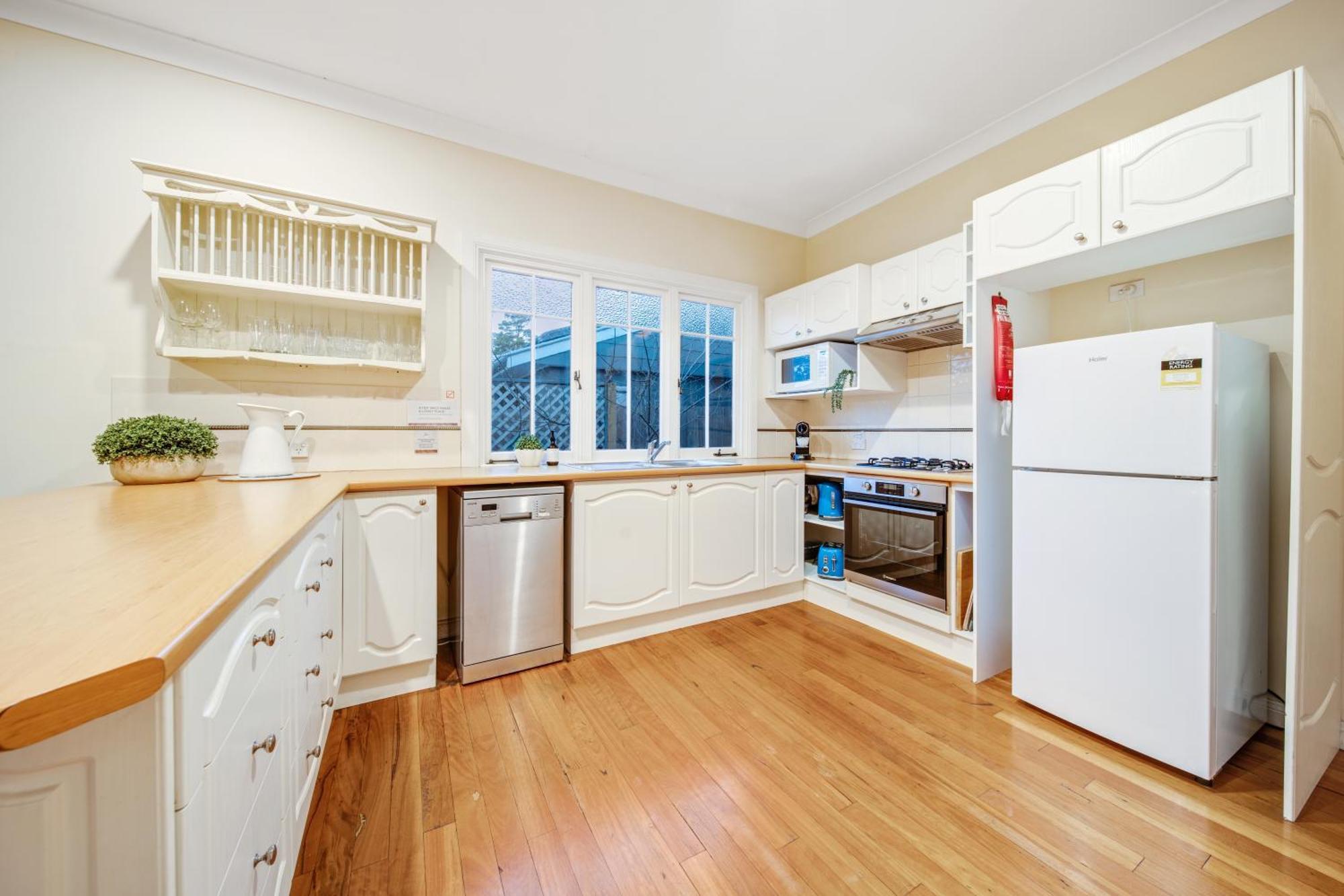 Whispering Pines Cottages Wentworth Falls Rum bild