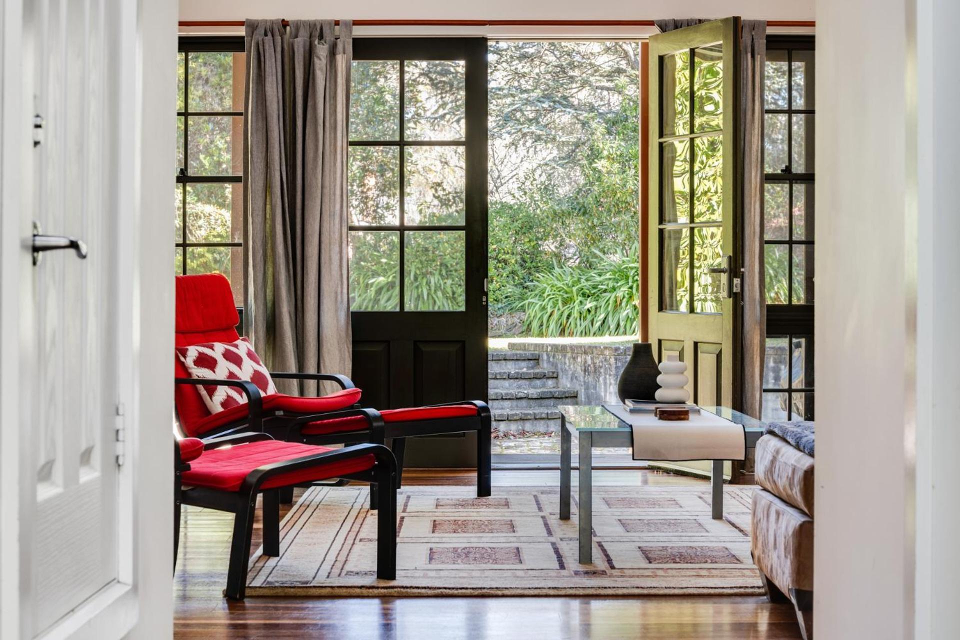 Whispering Pines Cottages Wentworth Falls Rum bild