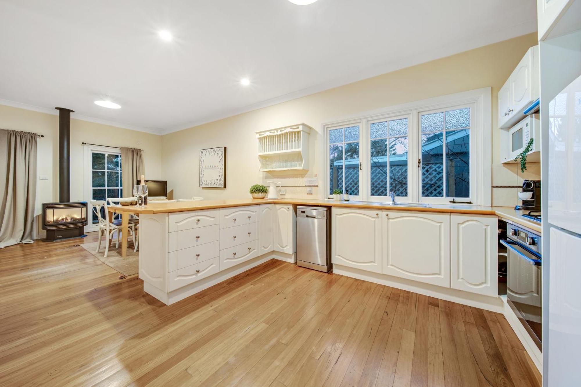 Whispering Pines Cottages Wentworth Falls Rum bild