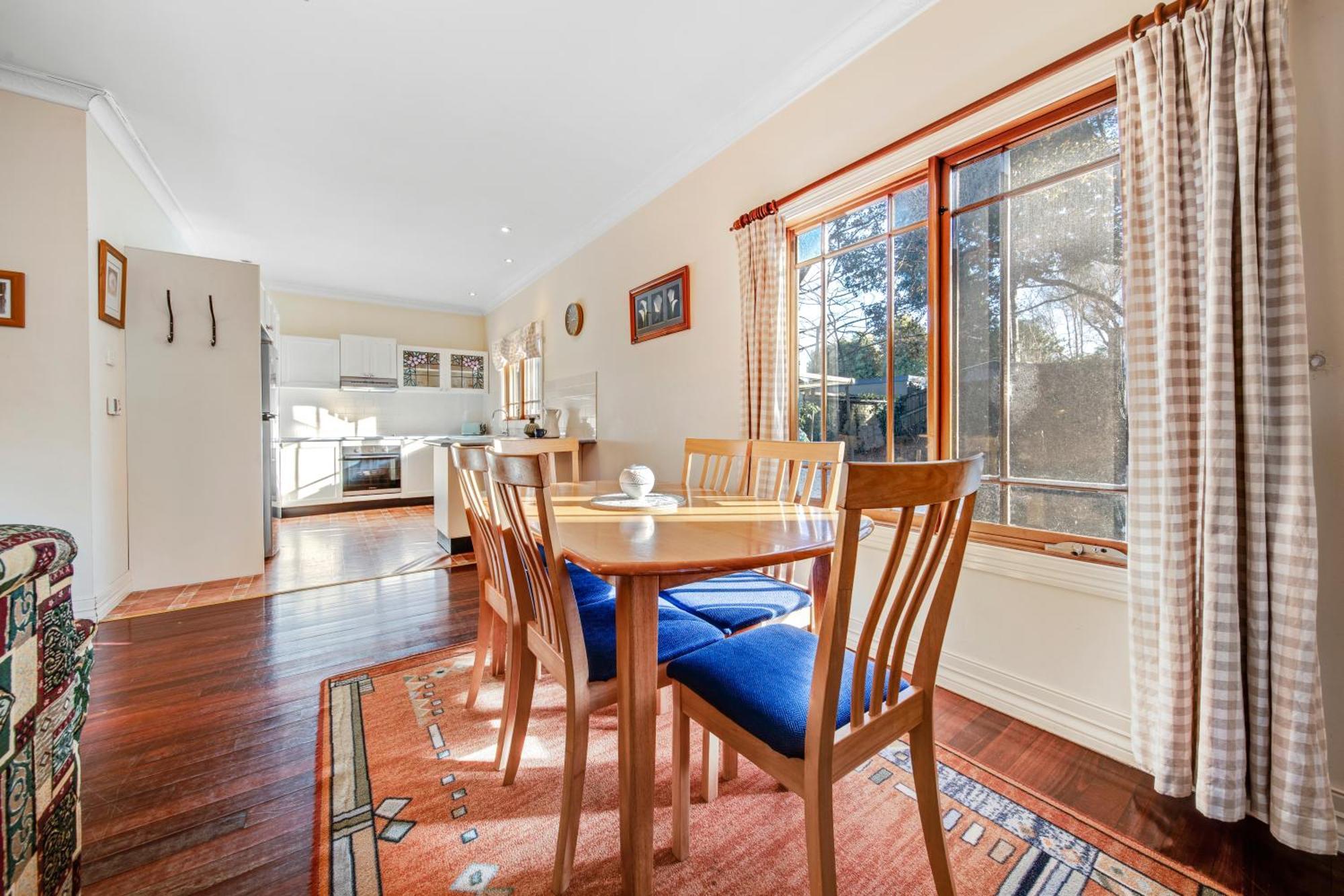 Whispering Pines Cottages Wentworth Falls Rum bild