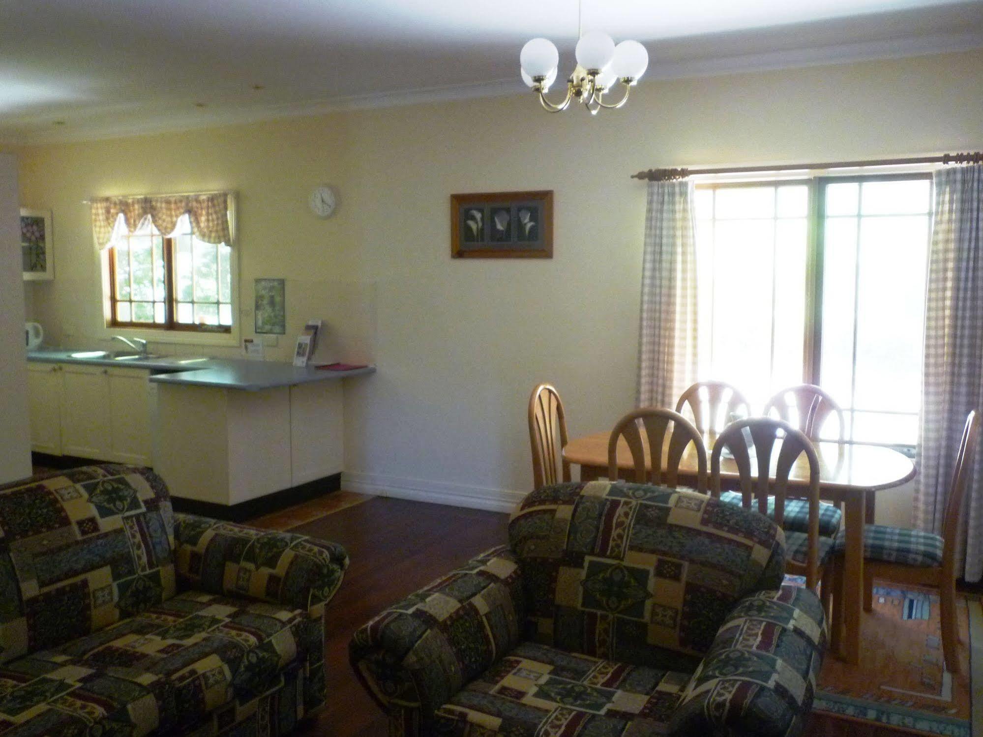 Whispering Pines Cottages Wentworth Falls Exteriör bild