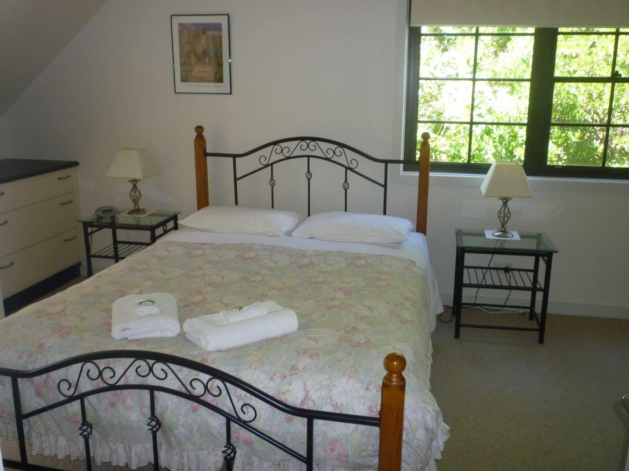 Whispering Pines Cottages Wentworth Falls Exteriör bild