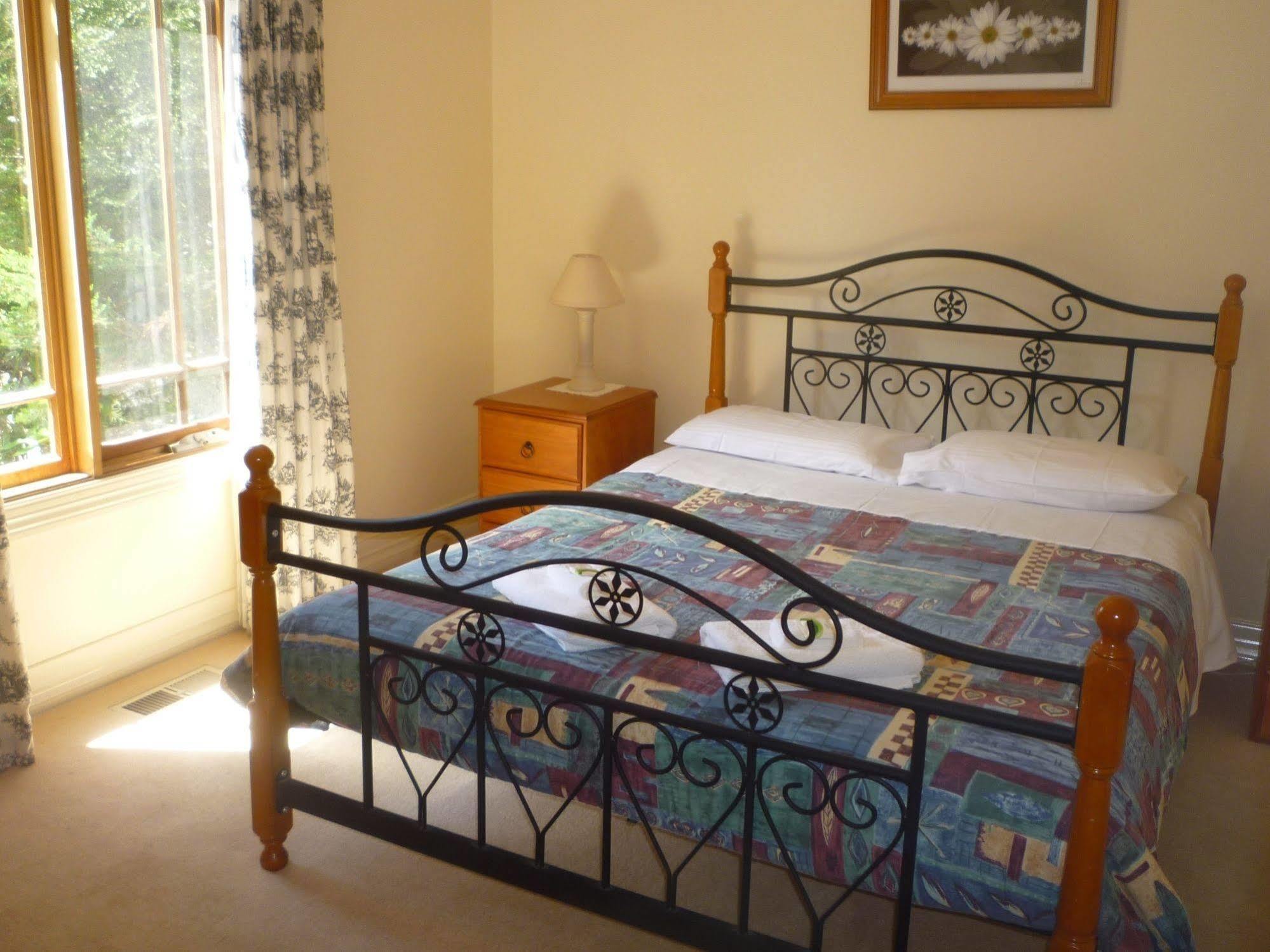 Whispering Pines Cottages Wentworth Falls Exteriör bild